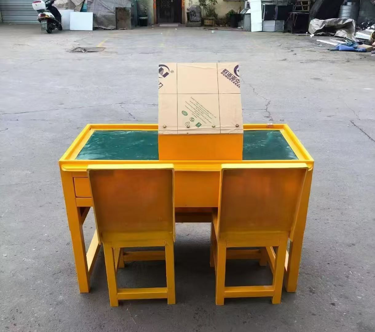 宜君防静电导通桌井下煤矿火工品发放桌：危险品流转的安全守护者